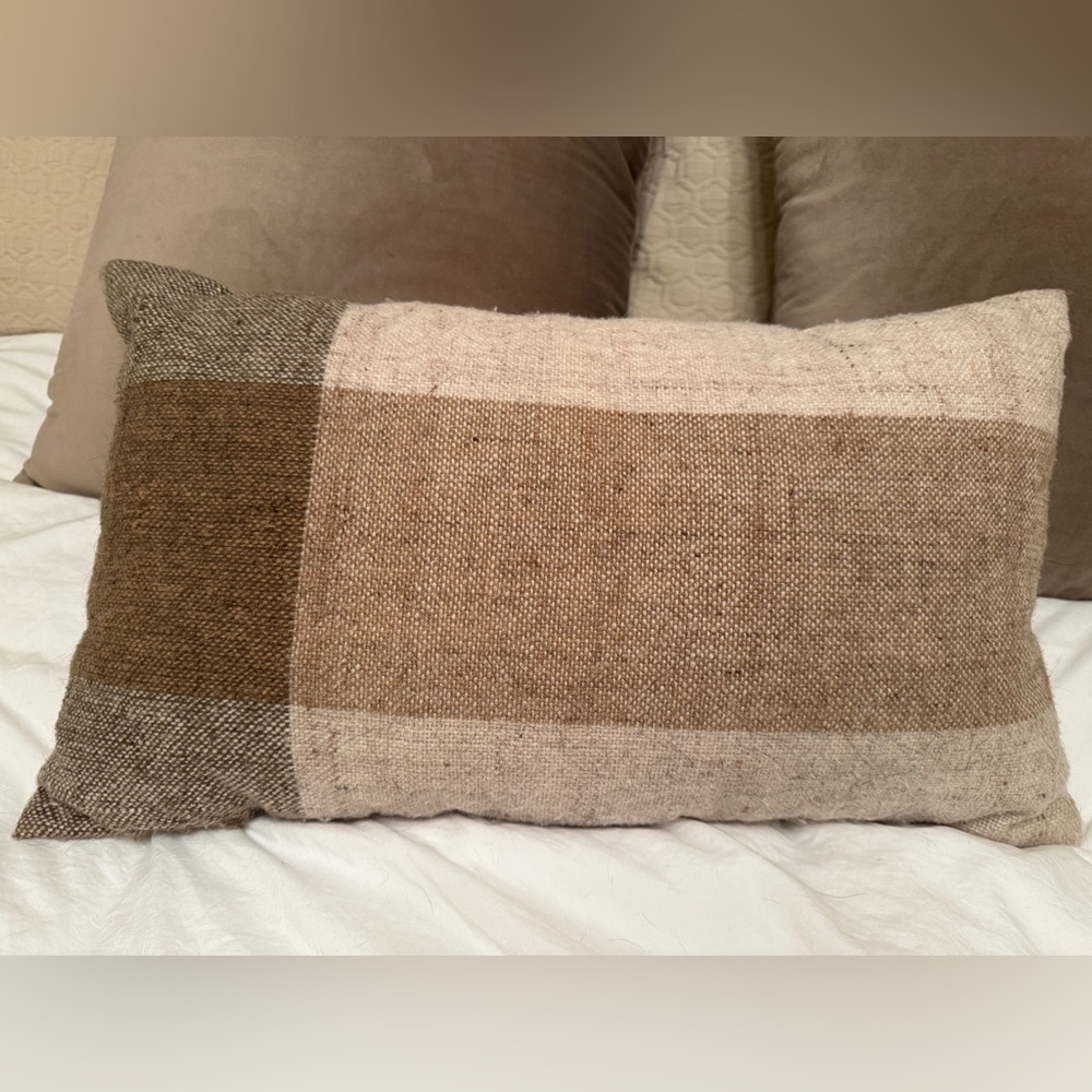 Target lumbar pillow